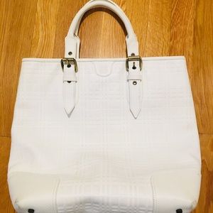 Gorgeous authentic Burberry shoulder bag